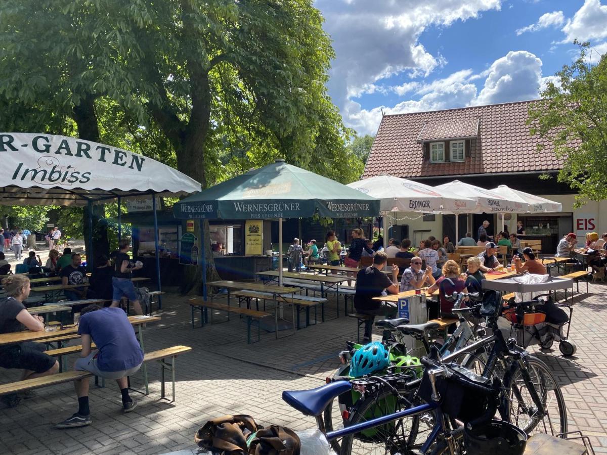Unter Der 250 Jaehrigen Eiche - Lehde Zentrum