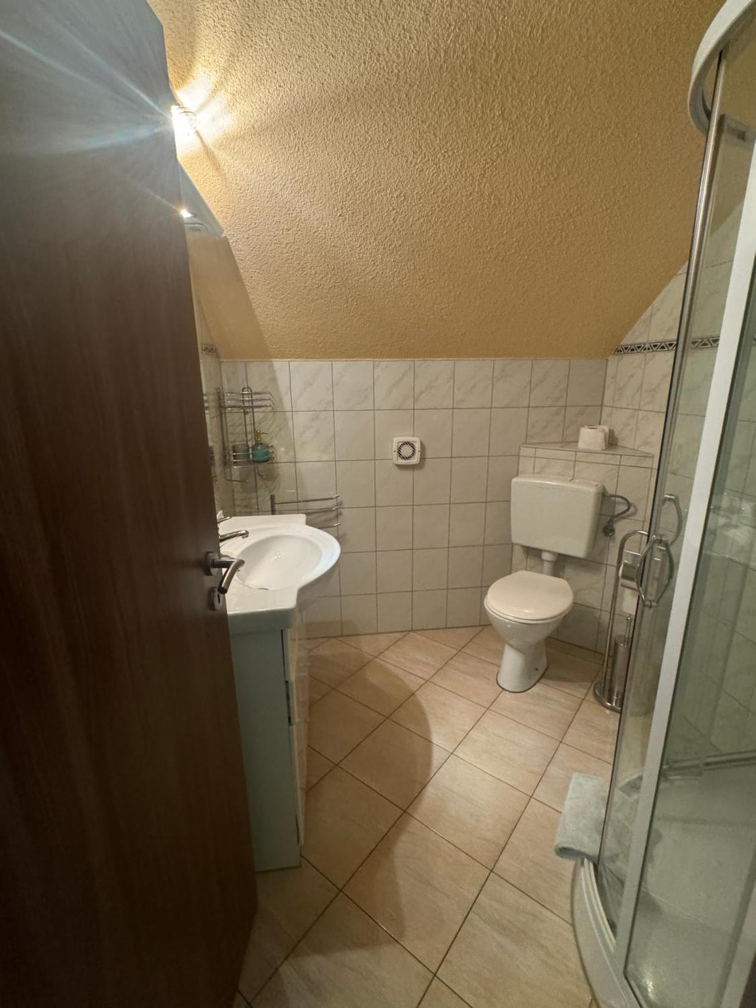Unter Der 250 Jaehrigen Eiche - Lehde Zentrum *